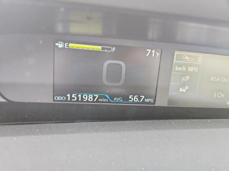 2021 TOYOTA PRIUS LE  