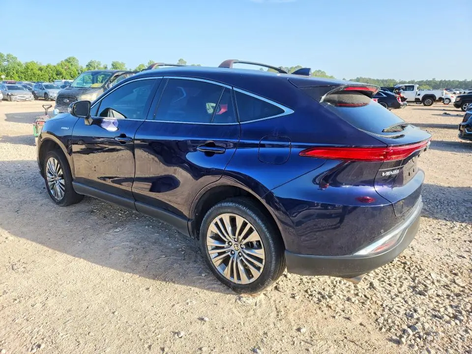 2021 TOYOTA VENZA XLE  