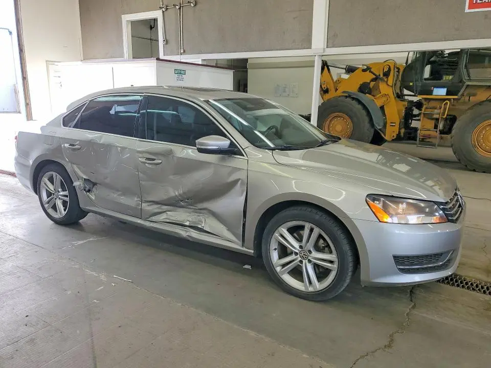 2014 VOLKSWAGEN PASSAT SE  