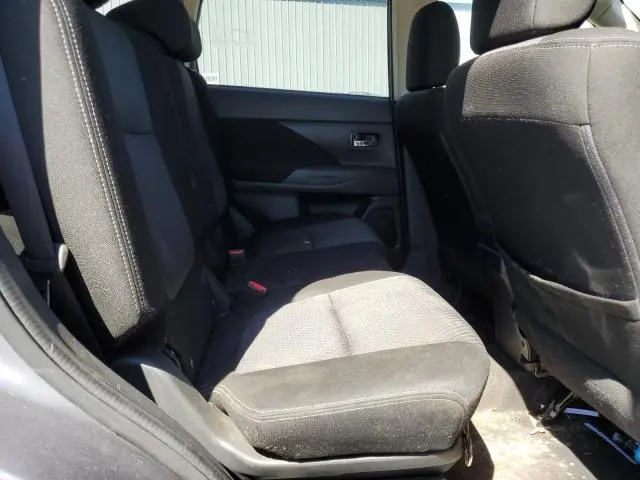 2018 MITSUBISHI OUTLANDER SE  