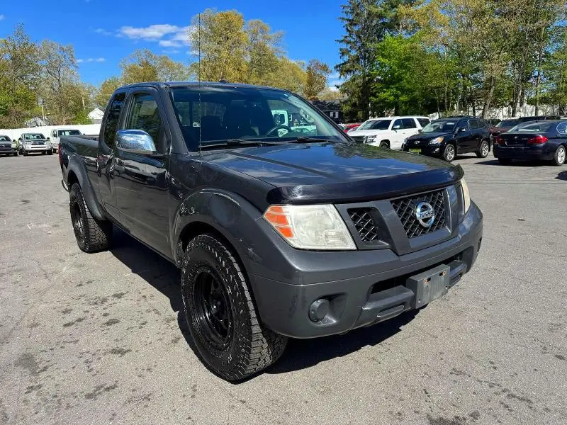 2013 NISSAN FRONTIER SV V6  