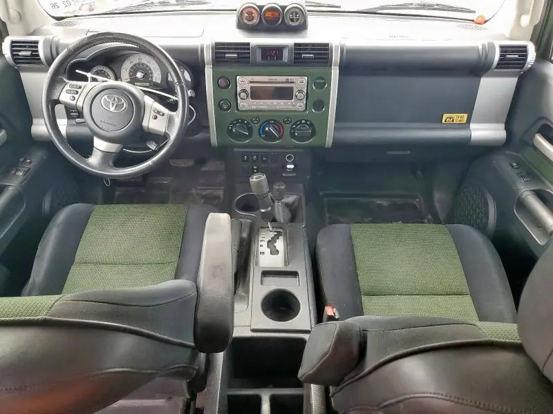 2011 TOYOTA FJ CRUISER BASE  