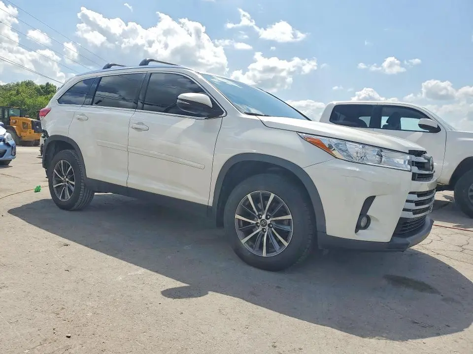2019 TOYOTA HIGHLANDER XLE  