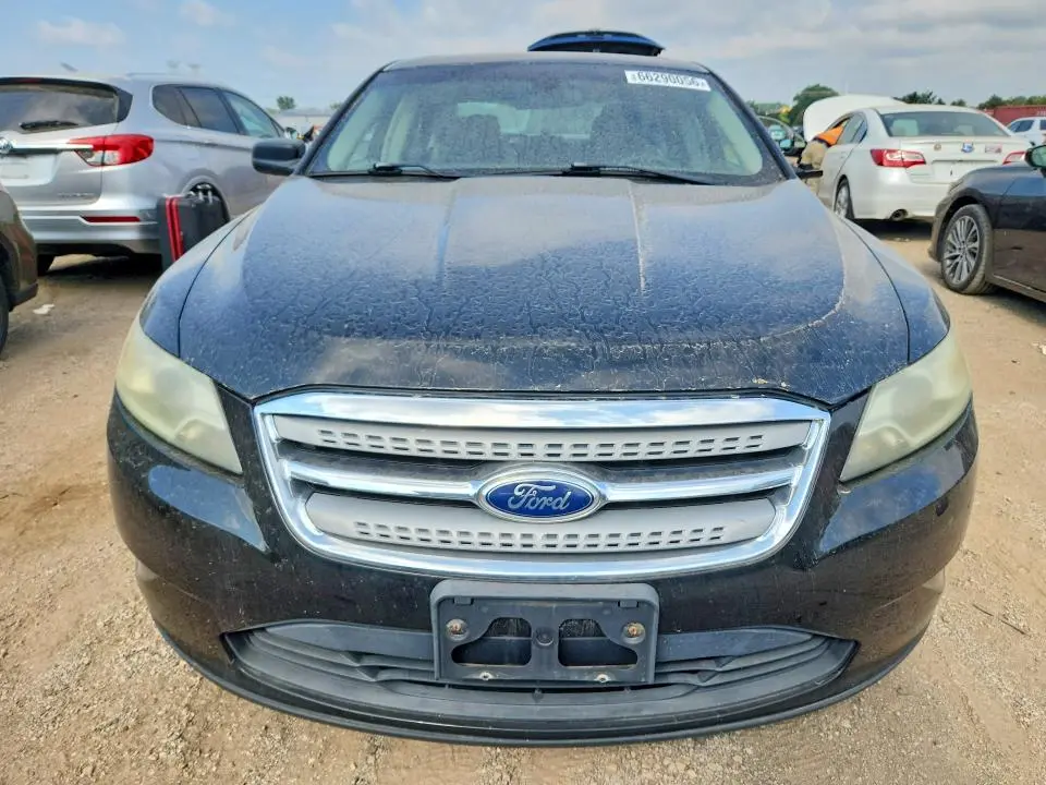 2011 FORD TAURUS SE  