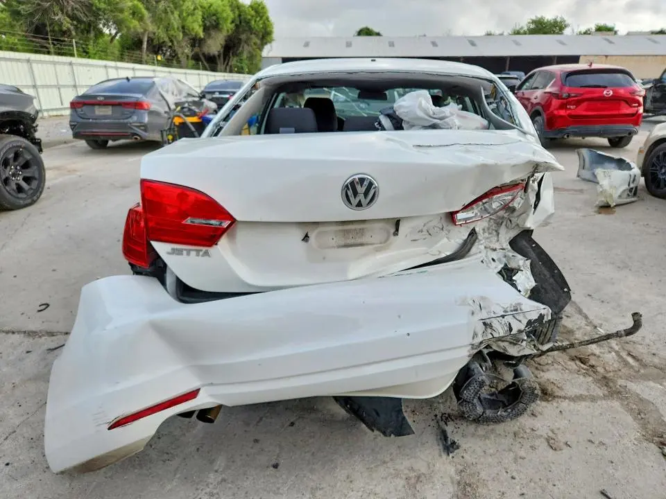 2014 VOLKSWAGEN JETTA BASE  