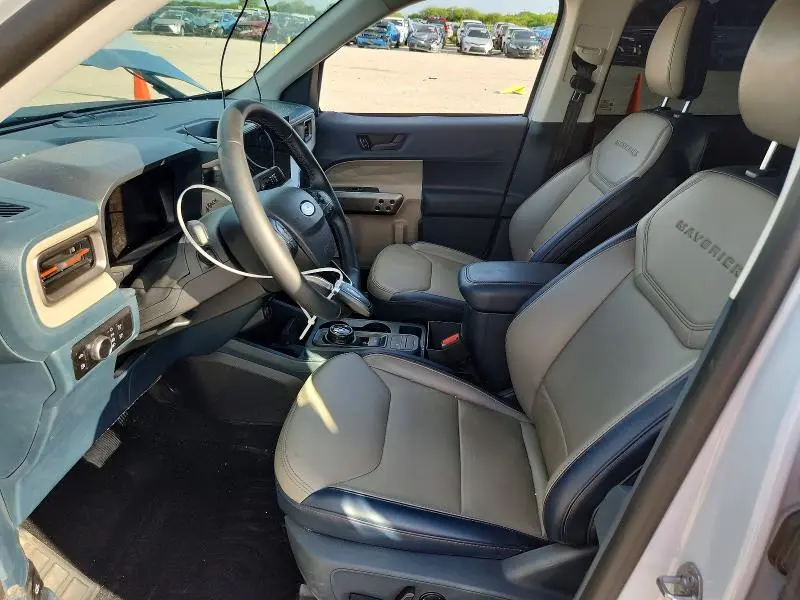 2025 FORD MAVERICK LARIAT  