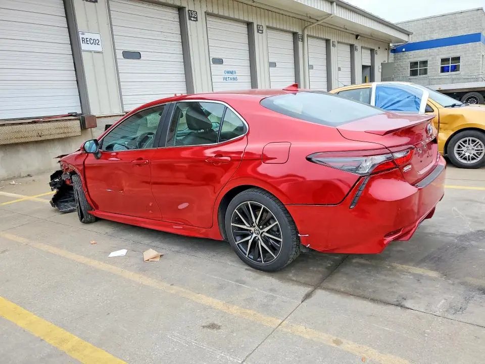 2021 TOYOTA CAMRY SE  