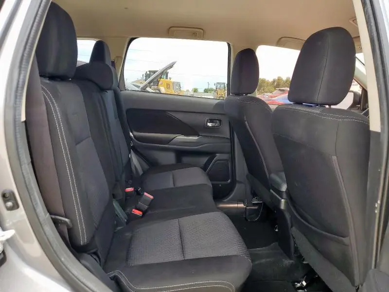 2018 MITSUBISHI OUTLANDER ES  