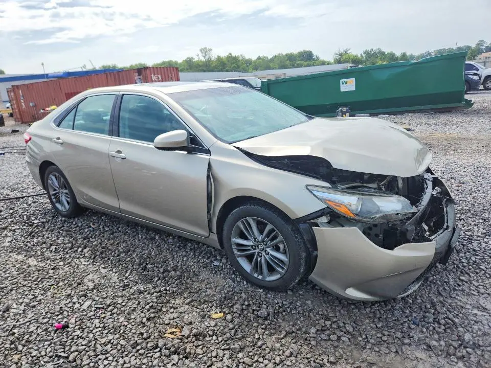2015 TOYOTA CAMRY SE  