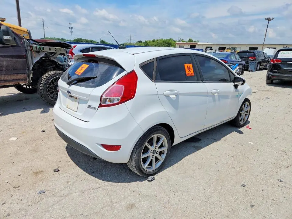 2016 FORD FIESTA SE  