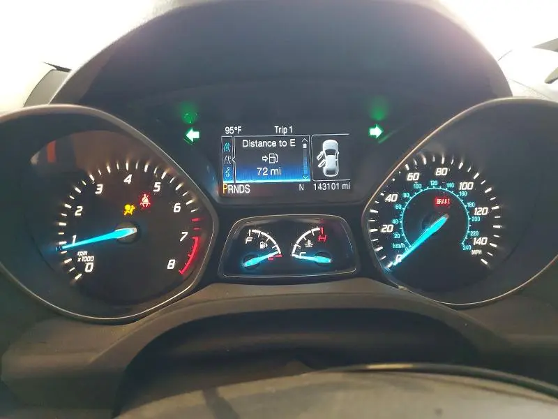 2016 FORD ESCAPE S  