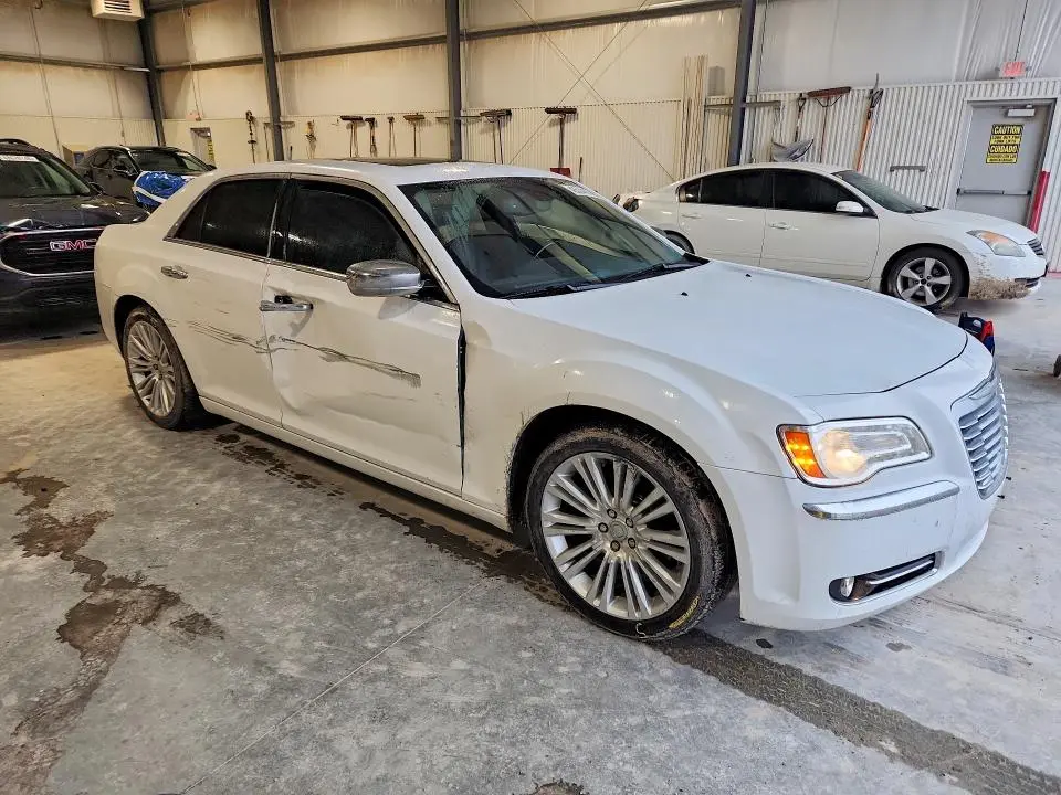 2011 CHRYSLER 300C   