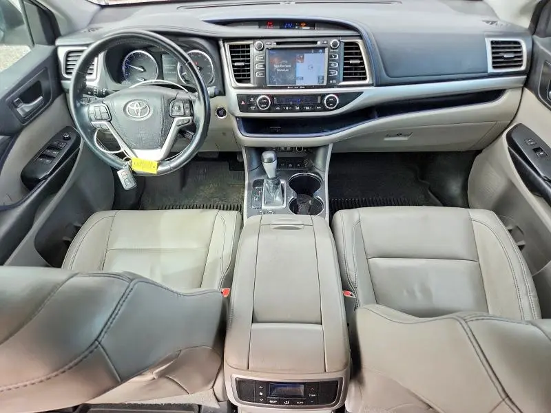 2018 TOYOTA HIGHLANDER XLE  