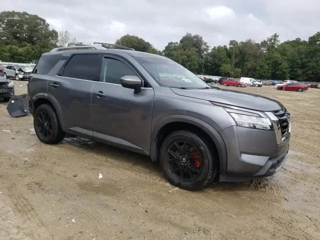 2024 NISSAN PATHFINDER SL  