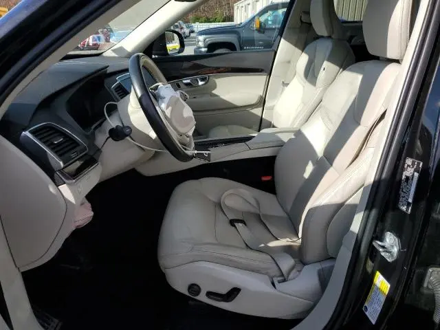 2019 VOLVO XC90 T6 MOMENTUM  