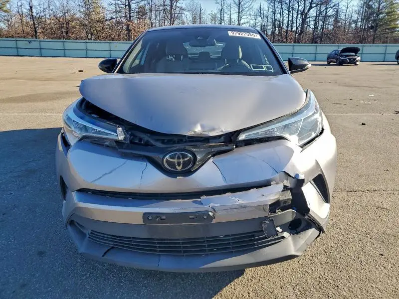 2019 TOYOTA C-HR XLE  