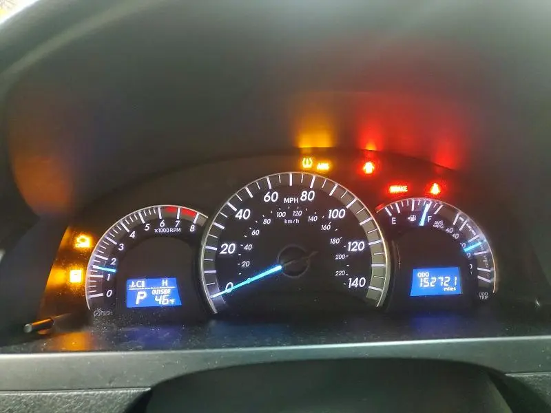 2014 TOYOTA CAMRY SE  