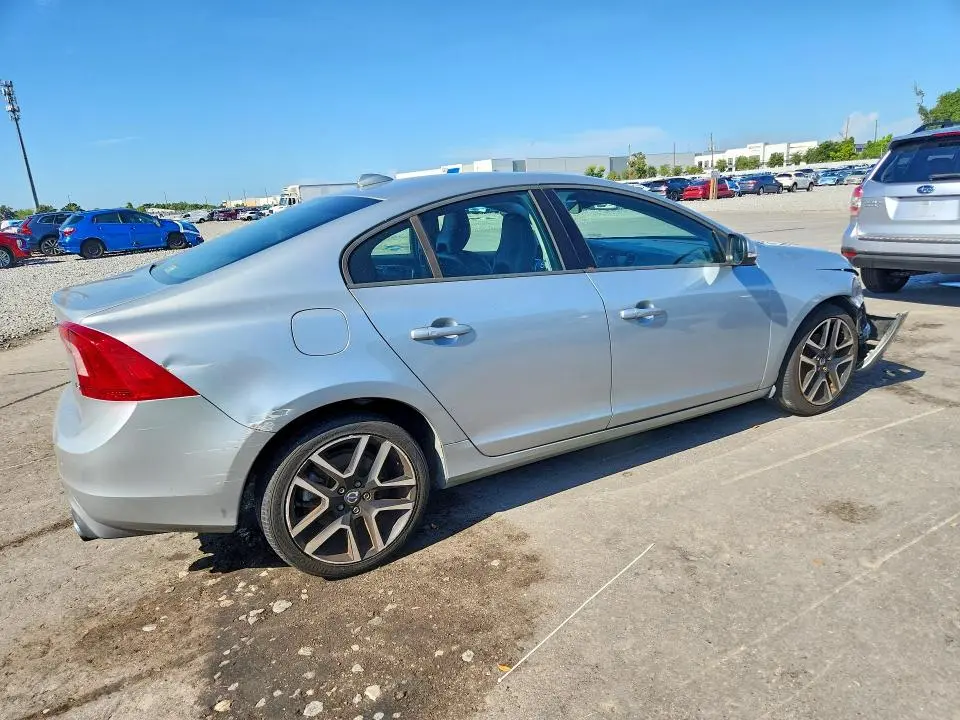 2017 VOLVO S60   