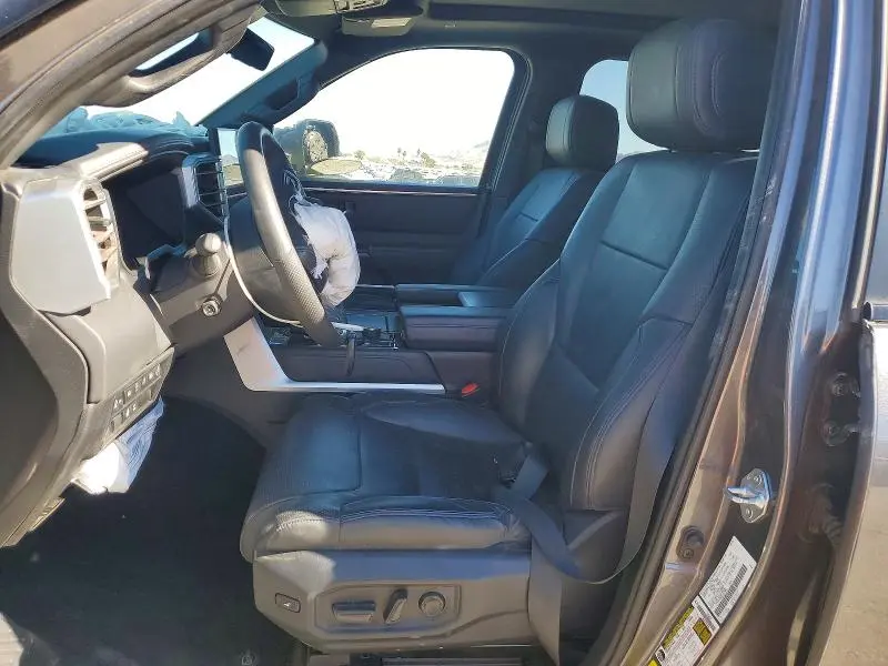 2025 TOYOTA TUNDRA PLATINUM  