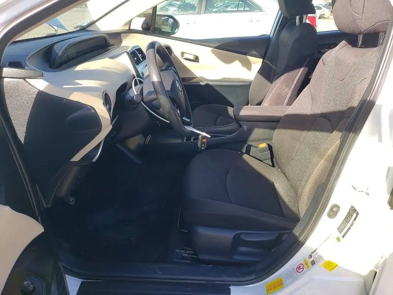 2021 TOYOTA PRIUS LE  