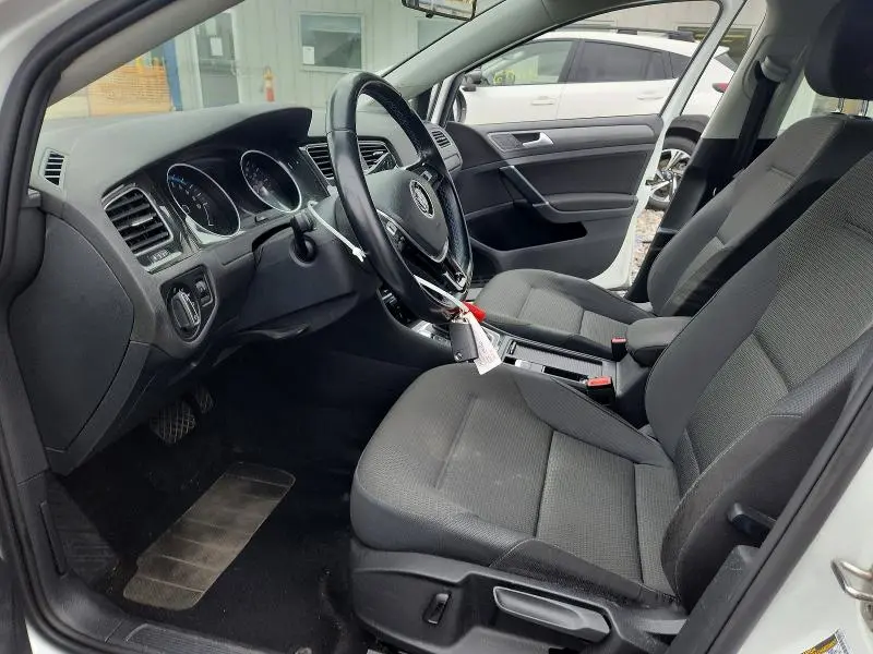 2019 VOLKSWAGEN E-GOLF SE  