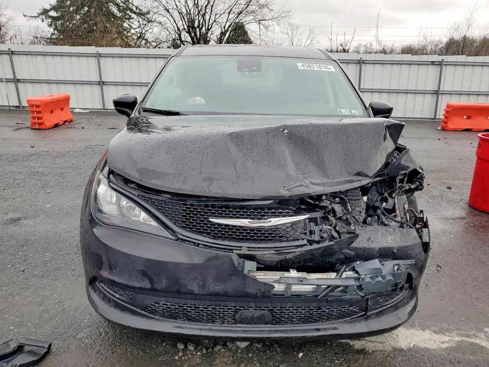 2024 CHRYSLER VOYAGER LX  