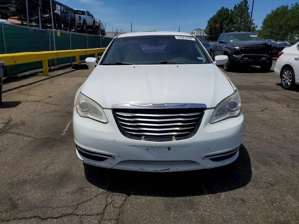 2013 CHRYSLER 200 LX  