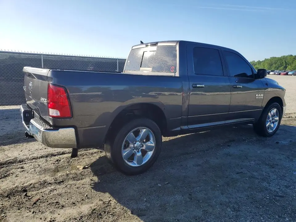 2017 RAM 1500 SLT  