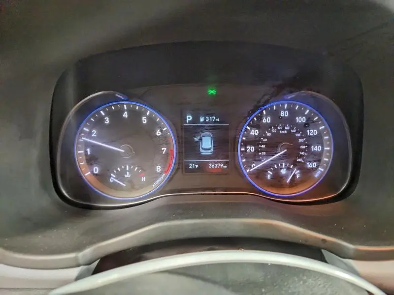 2020 HYUNDAI KONA SE  