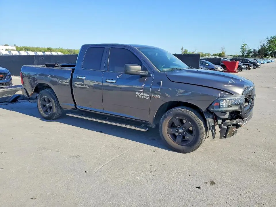 2015 RAM 1500 SLT  
