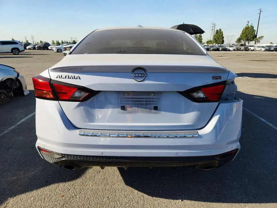 2023 NISSAN ALTIMA SR  
