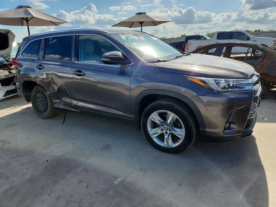 2019 TOYOTA HIGHLANDER XLE  