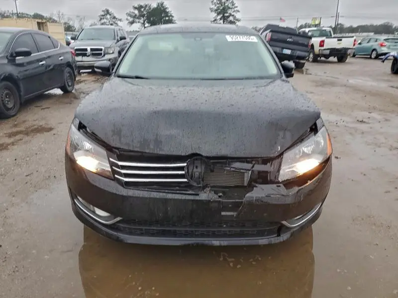 2015 VOLKSWAGEN PASSAT SE  