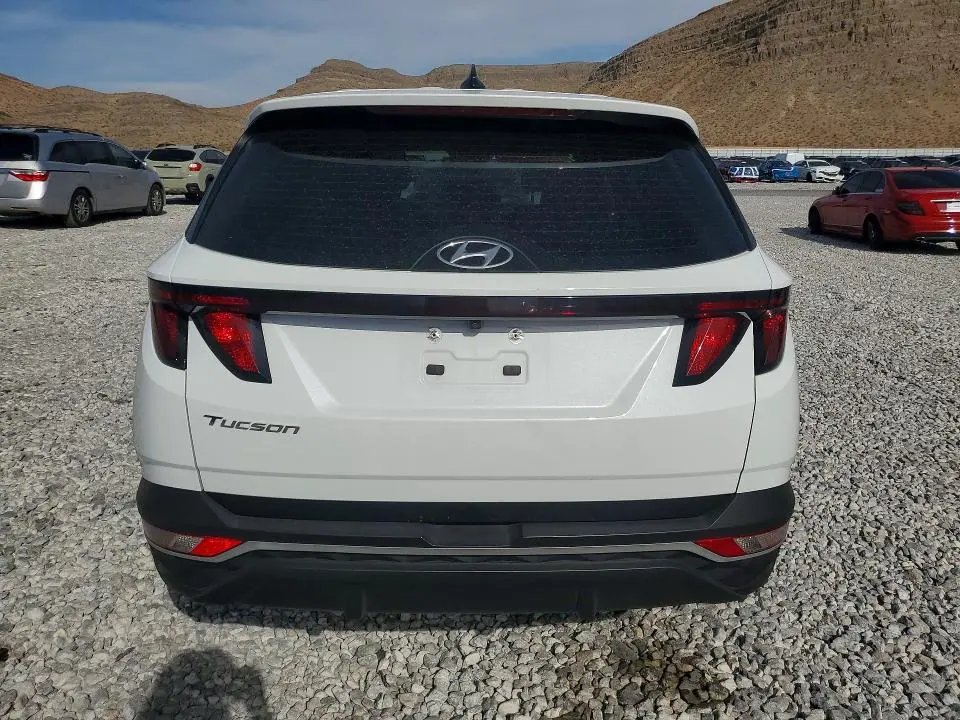 2022 HYUNDAI TUCSON SE  