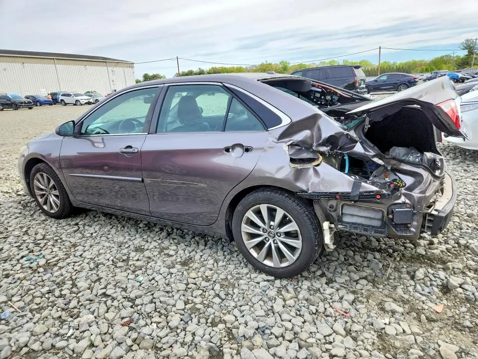 2017 TOYOTA CAMRY XLE  