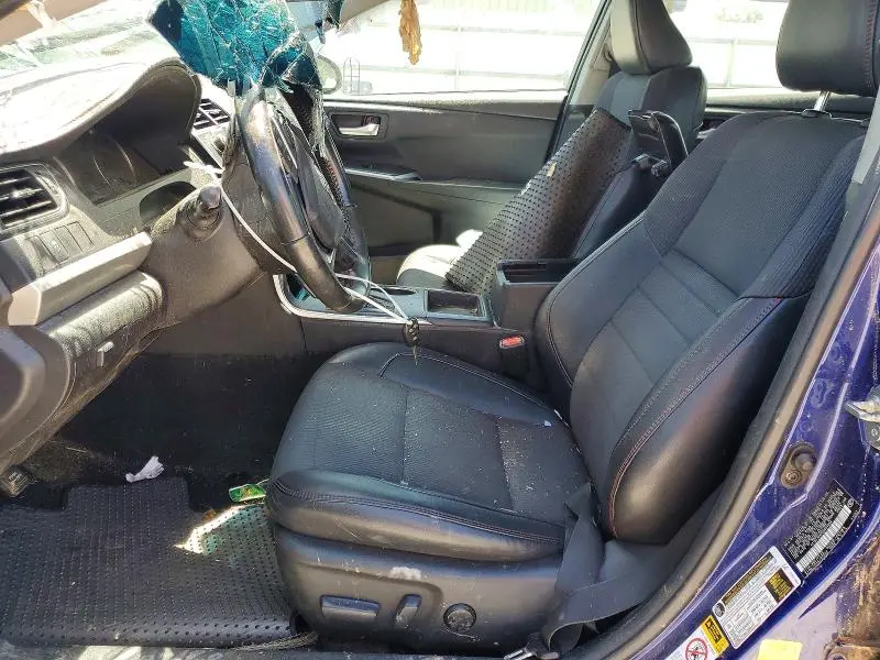 2016 TOYOTA CAMRY SE  