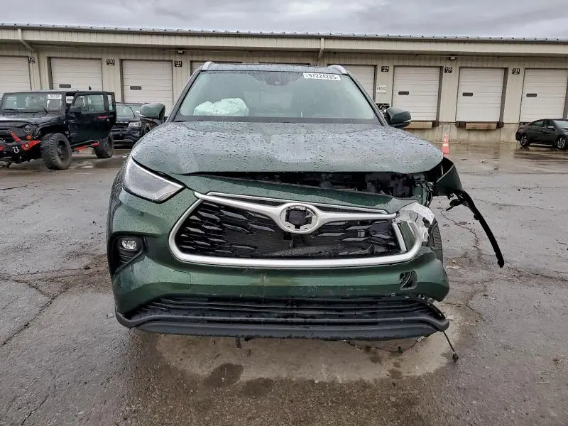 2024 TOYOTA HIGHLANDER LE  