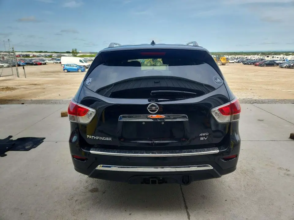 2015 NISSAN PATHFINDER SV  