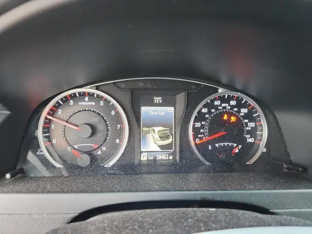 2016 TOYOTA CAMRY SE  