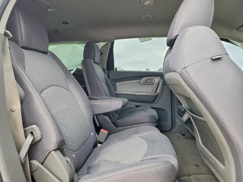 2011 CHEVROLET TRAVERSE LT  