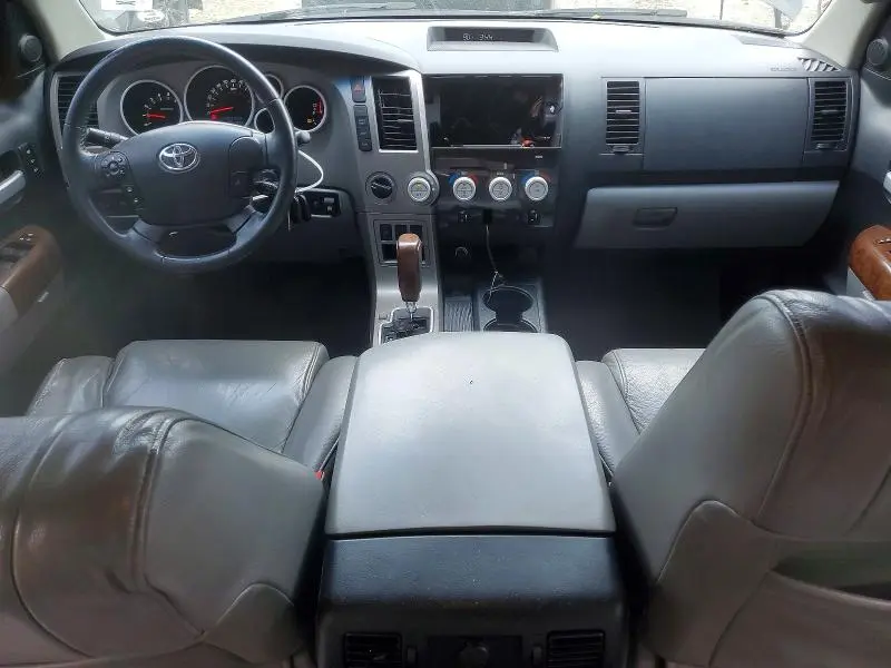 2010 TOYOTA TUNDRA CREWMAX LIMITED  