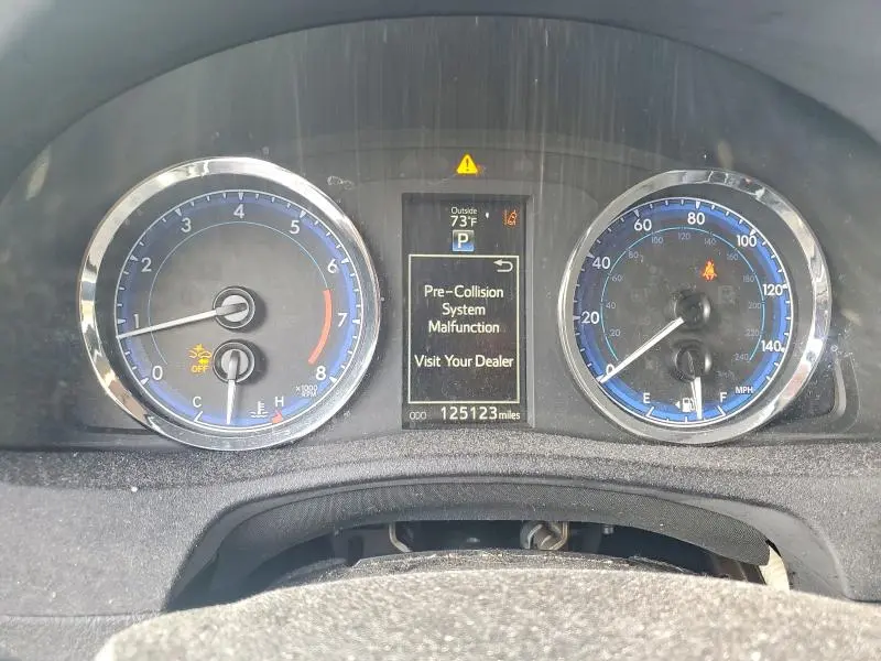 2017 TOYOTA COROLLA SE  