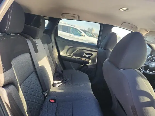 2025 NISSAN KICKS SV  