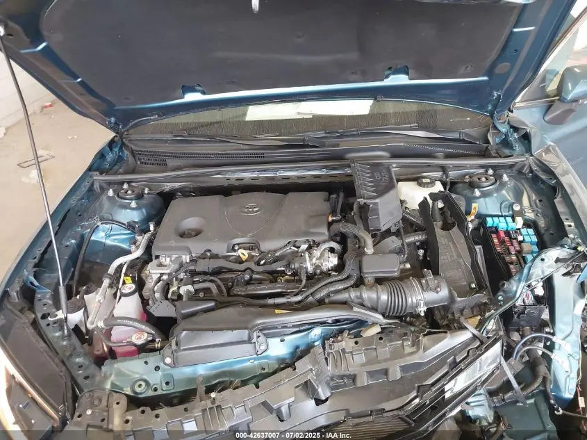 2025 TOYOTA CAMRY XLE