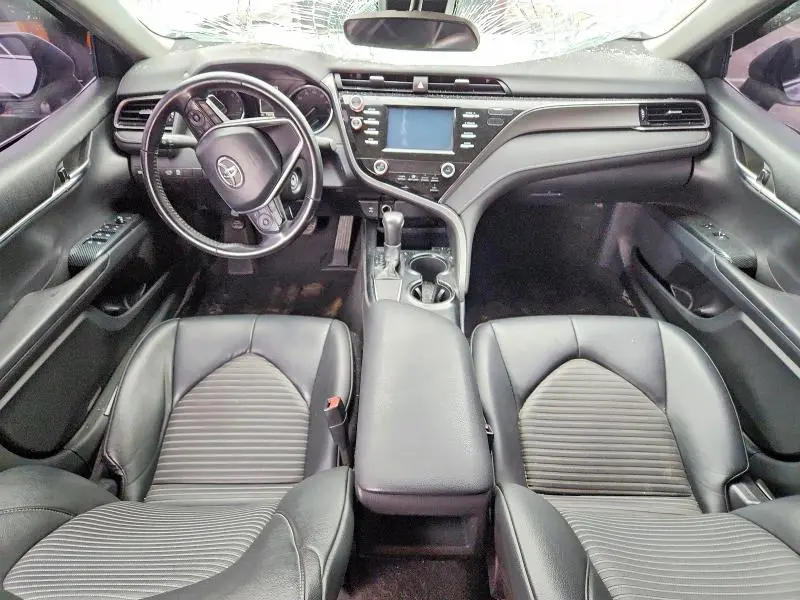 2019 TOYOTA CAMRY SE  
