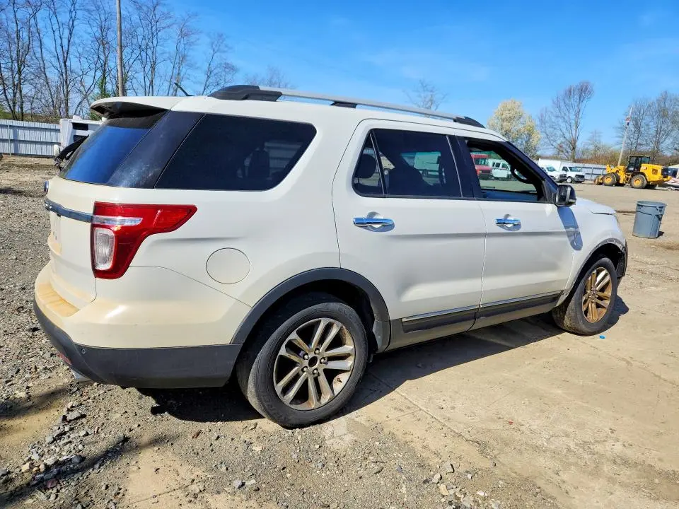 2011 FORD EXPLORER XLT  