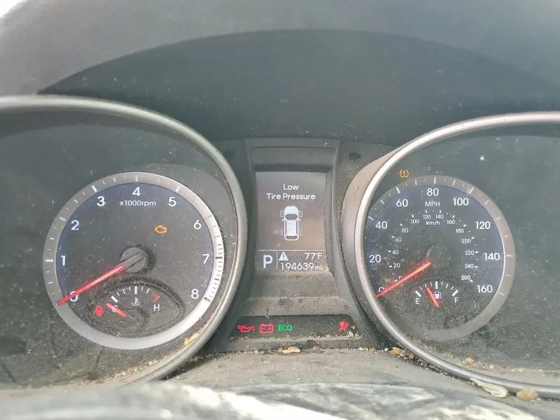 2016 HYUNDAI SANTA FE SE  