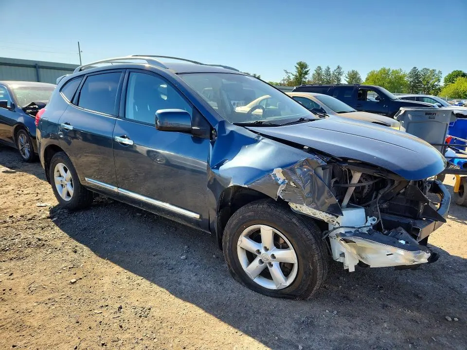 2013 NISSAN ROGUE S  