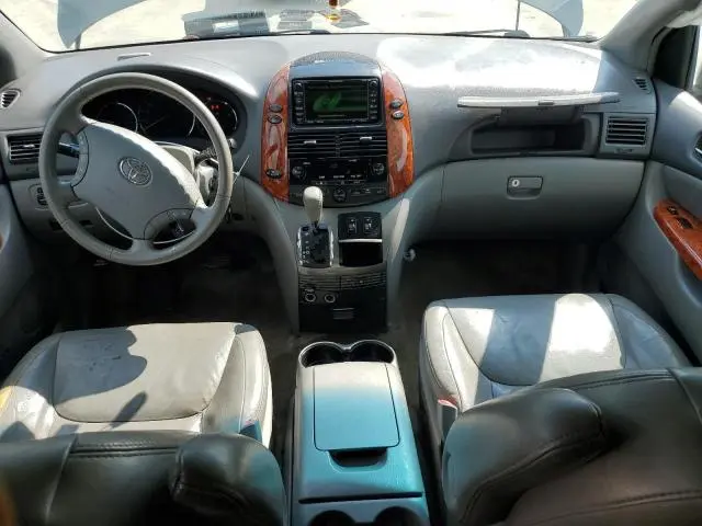 2010 TOYOTA SIENNA XLE  