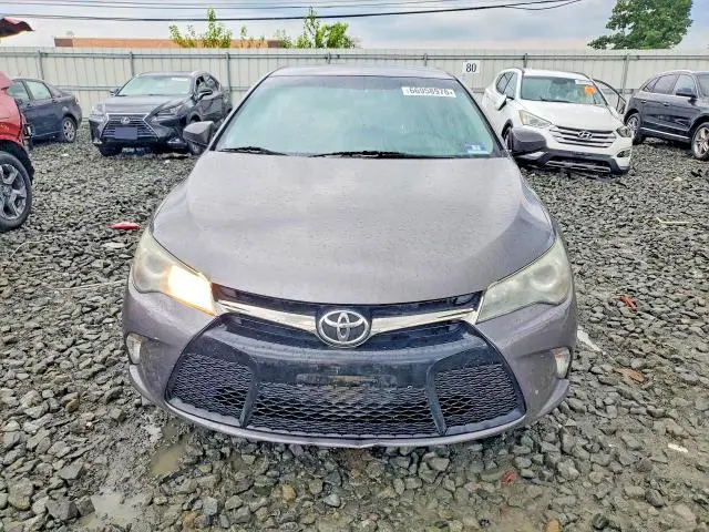 2016 TOYOTA CAMRY SE  